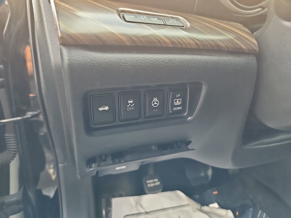 Used 2017 Nissan Maxima Platinum image 17