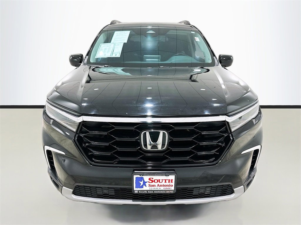 Used 2023 Honda Pilot Touring image 2