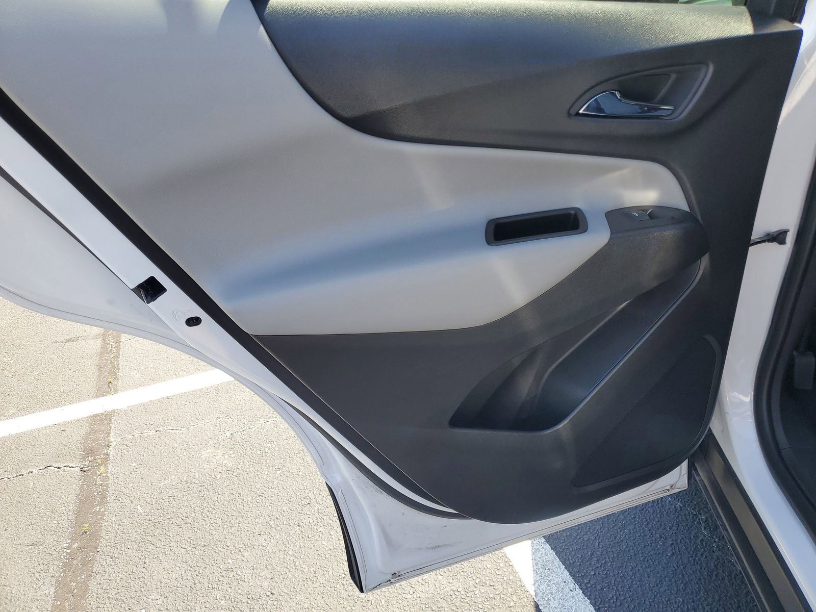 Used 2023 Chevrolet Equinox LS w/ LS Convenience Package image 23