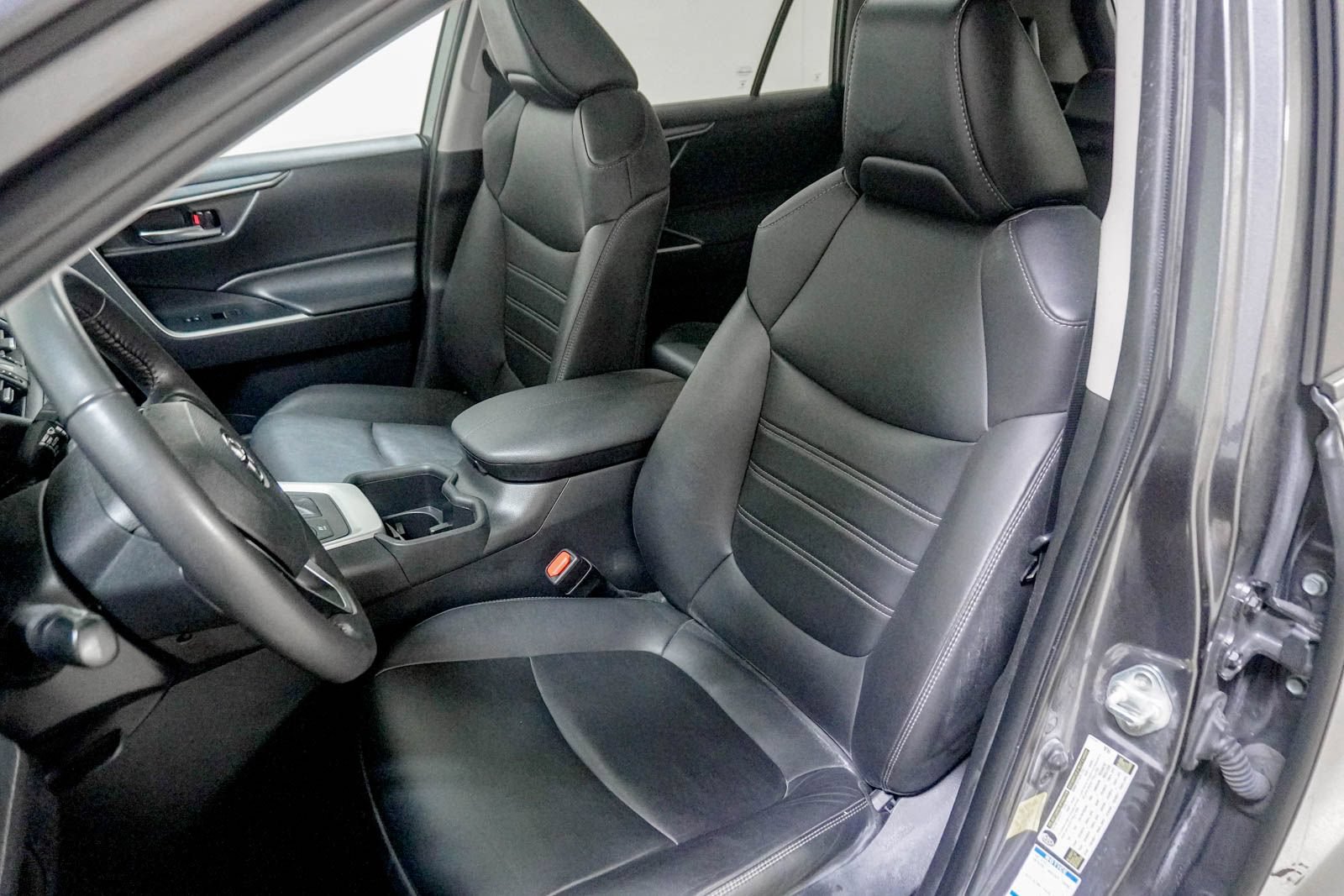 Used 2022 Toyota RAV4 XLE Premium AWD/4WD image 20