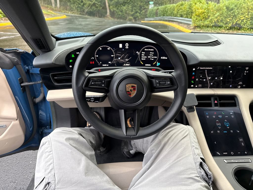 Used 2022 Porsche Taycan 4S image 18