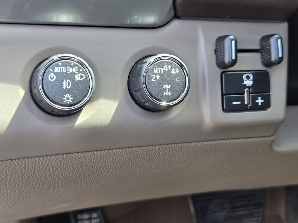 Used 2019 Chevrolet Tahoe LT w/ Luxury Package AWD/4WD image 21