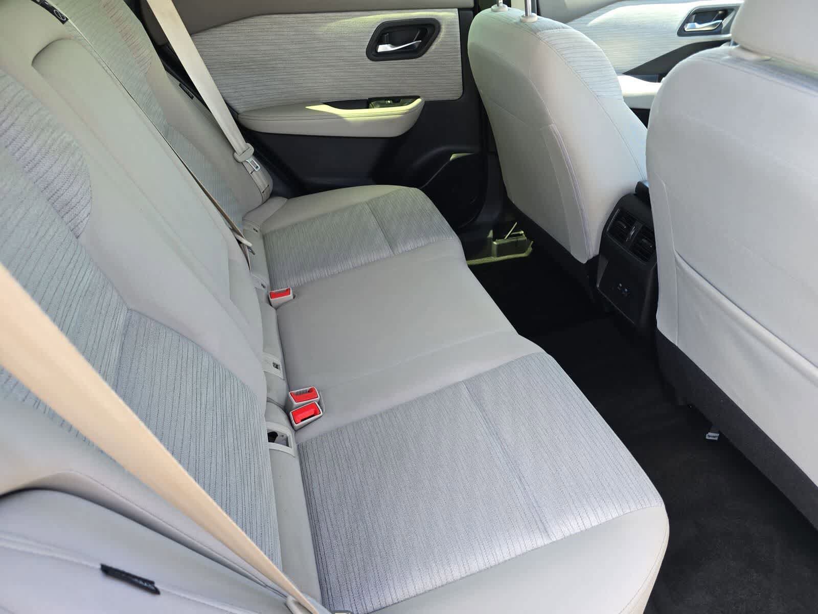 Used 2023 Nissan Rogue SV FWD image 13