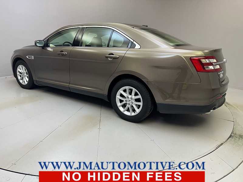 Used 2015 Ford Taurus SE image 3