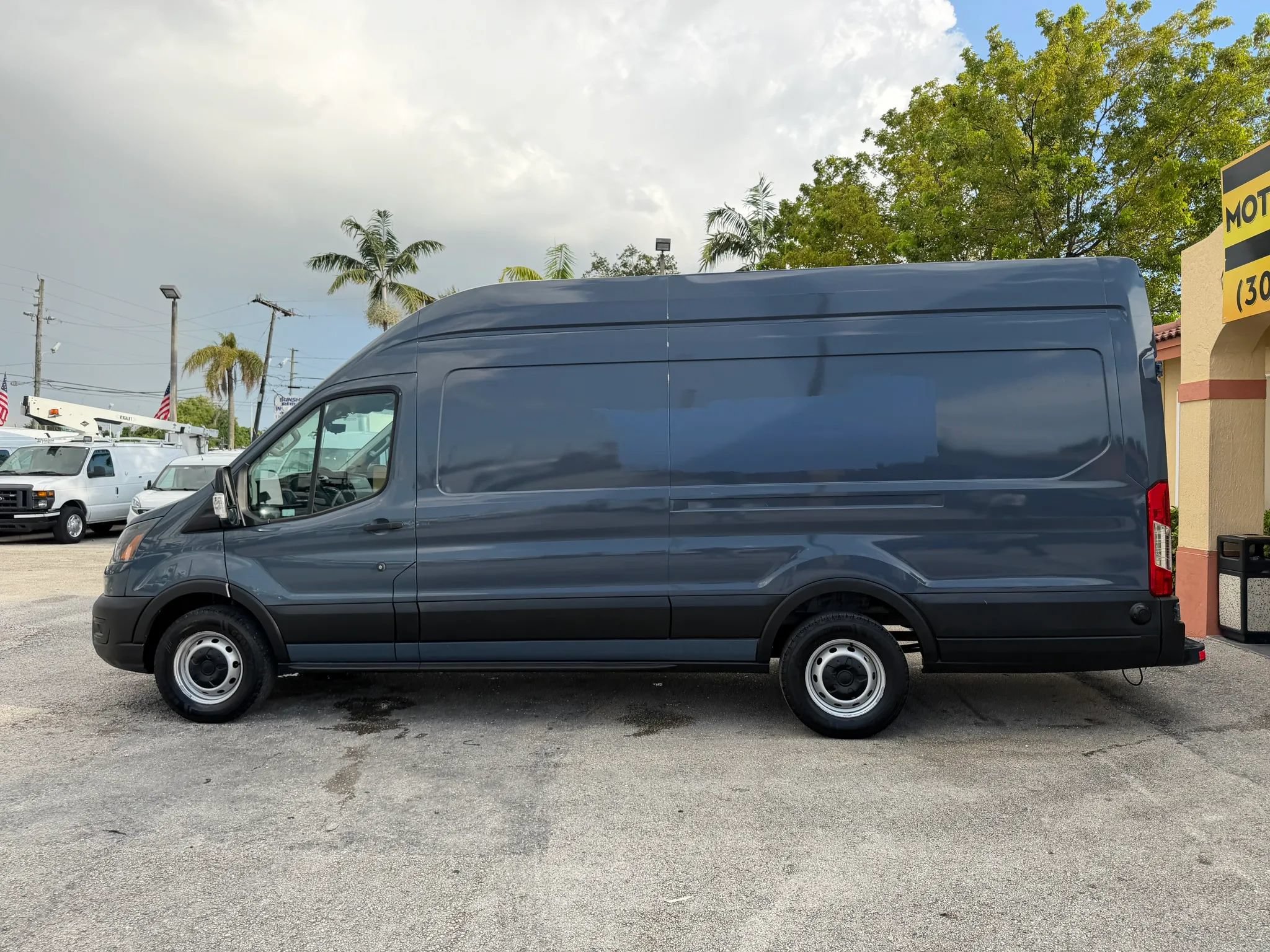 Used 2020 Ford Transit 250 148 High Roof Extended RWD image 2