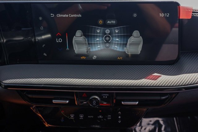 New 2025 Nissan Kicks SR image 29