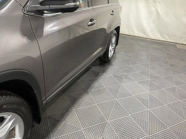 Used 2016 Toyota Highlander Limited image 33