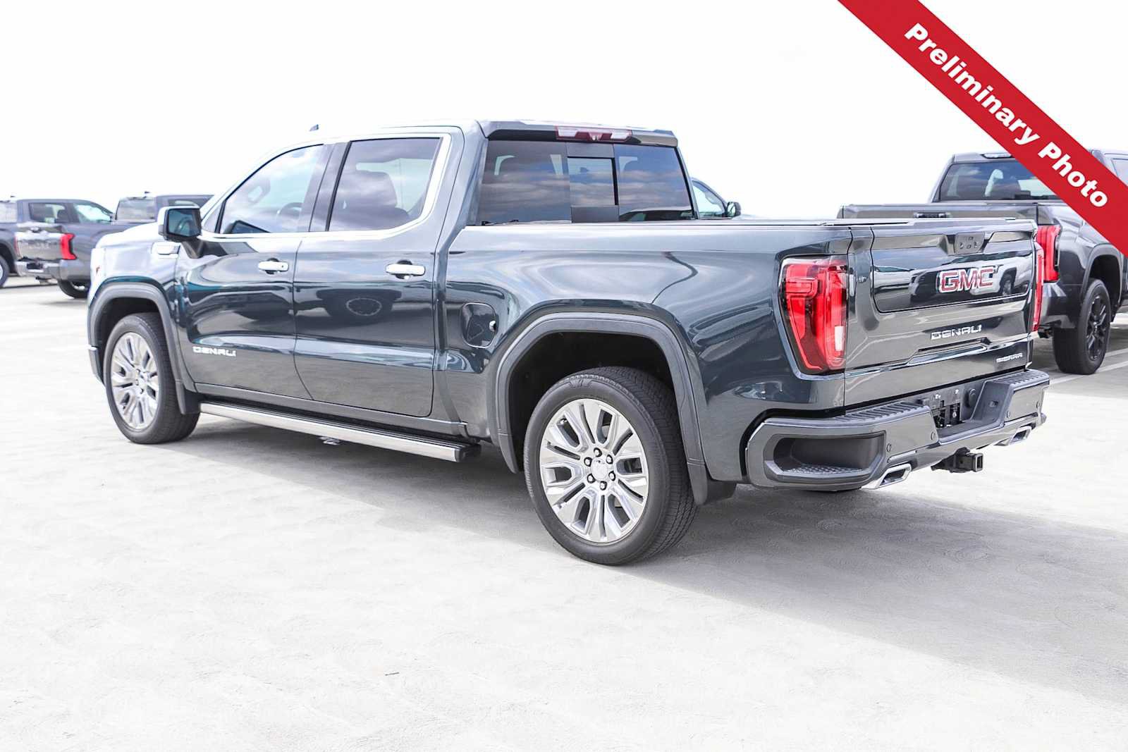 Used 2021 GMC Sierra 1500 Denali w/ Denali Ultimate Package AWD/4WD image 8
