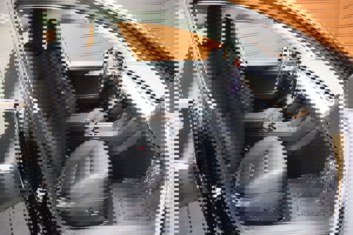 Used 2023 Tesla Model 3 Standard Range image 54