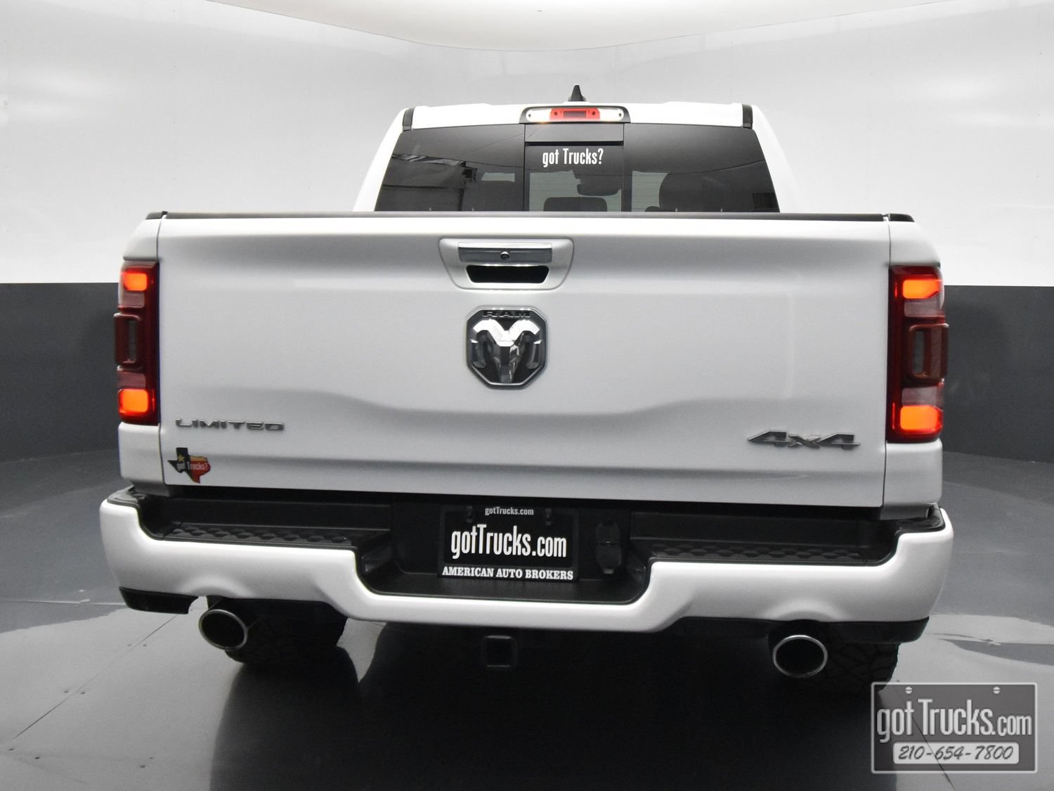 Used 2022 RAM 1500 Limited w/ Body Color Bumper Group AWD/4WD image 6
