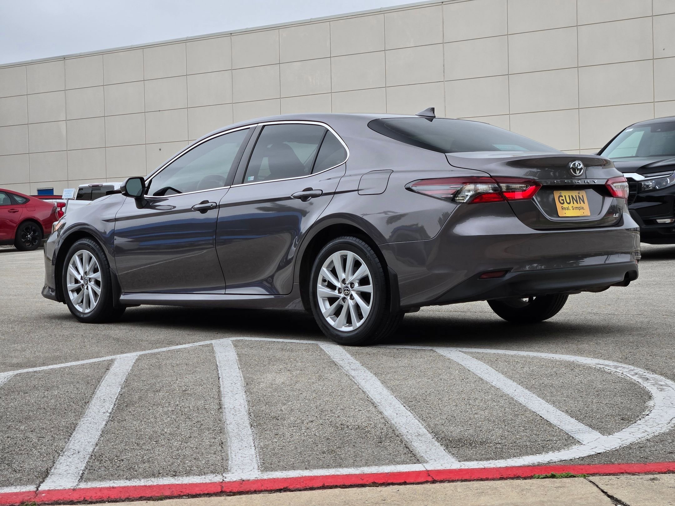 Used 2023 Toyota Camry LE FWD image 5