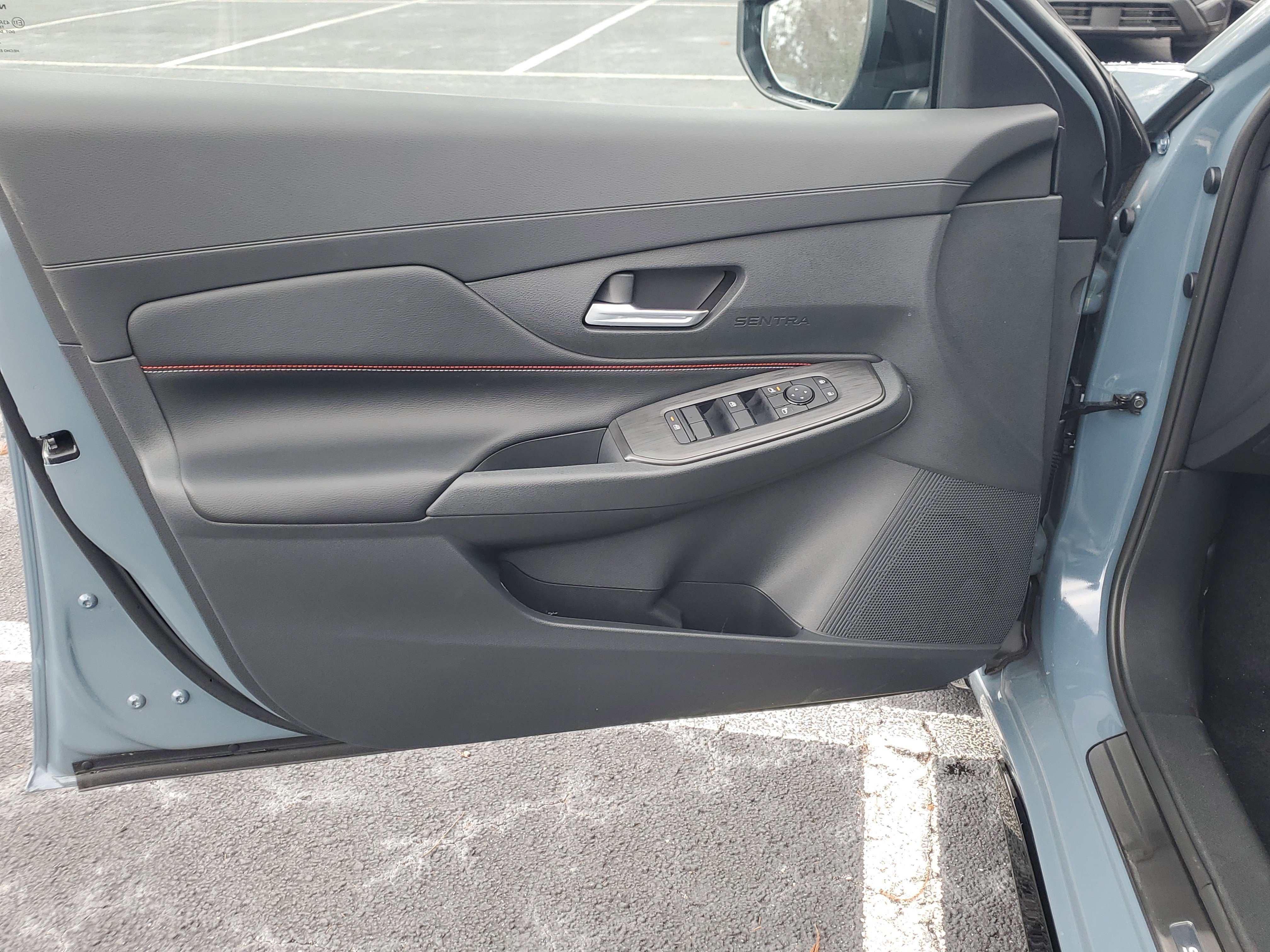 New 2026 Nissan Sentra SR w/ Floor Mat Package FWD image 10