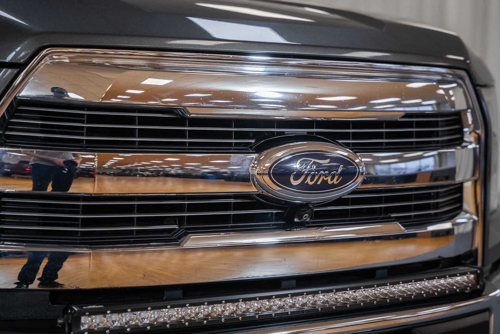 Used 2017 Ford F150 Lariat w/ Equipment Group 502A Luxury image 11