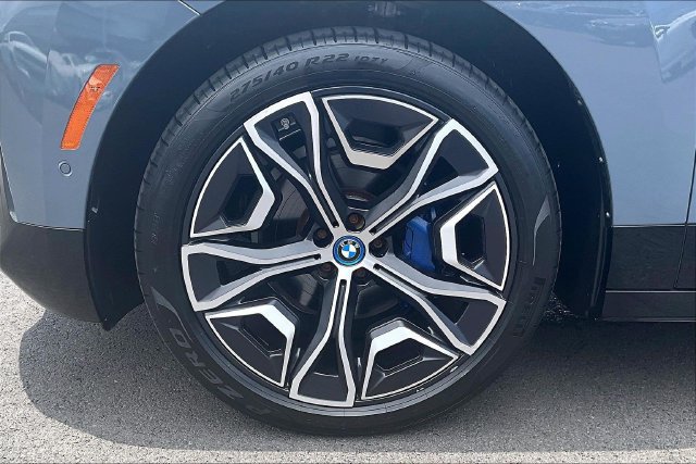Used 2024 BMW iX xDrive50 w/ Premium Package AWD/4WD image 8