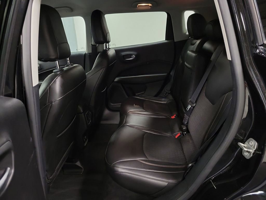 Used 2018 Jeep Compass Latitude w/ Popular Equipment Group AWD/4WD image 24