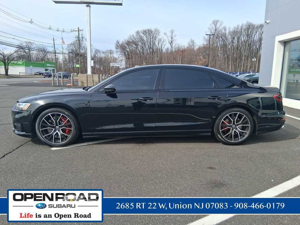 Used 2020 Audi S8 L w/ S8 Executive Package image 4