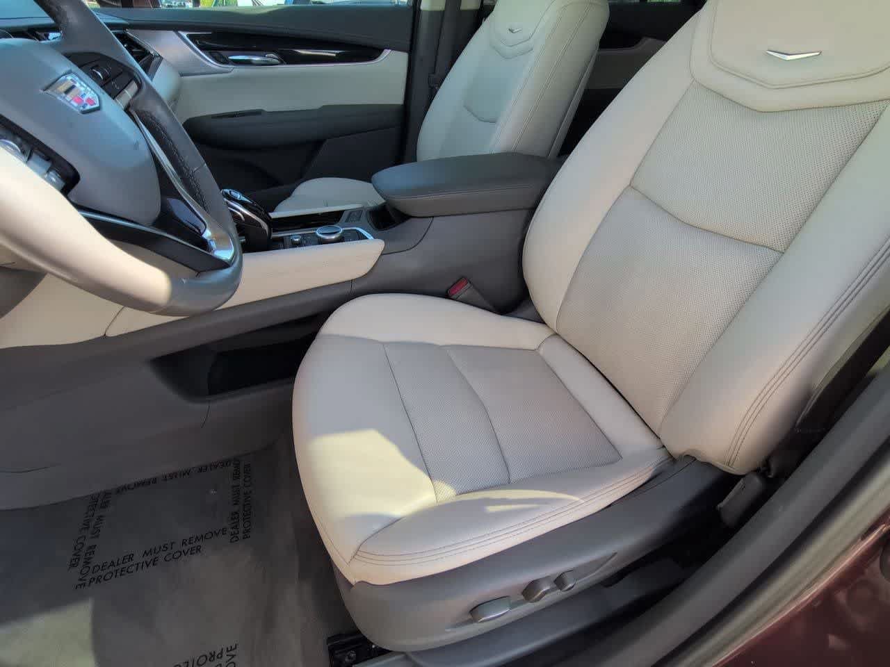 Used 2023 Cadillac XT6 Premium Luxury AWD/4WD image 15