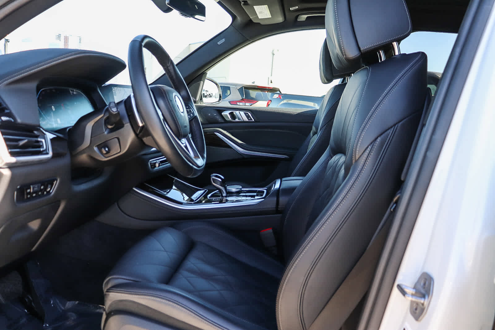 Used 2023 BMW X5 xDrive40i w/ Luxury Seating Package image 23