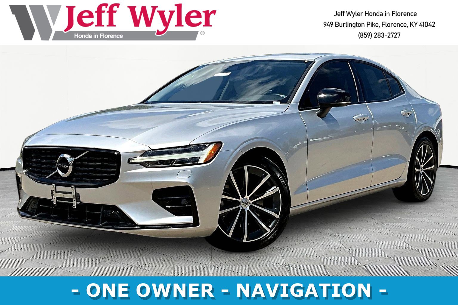Used 2022 Volvo S60 B5 Momentum AWD/4WD image 1