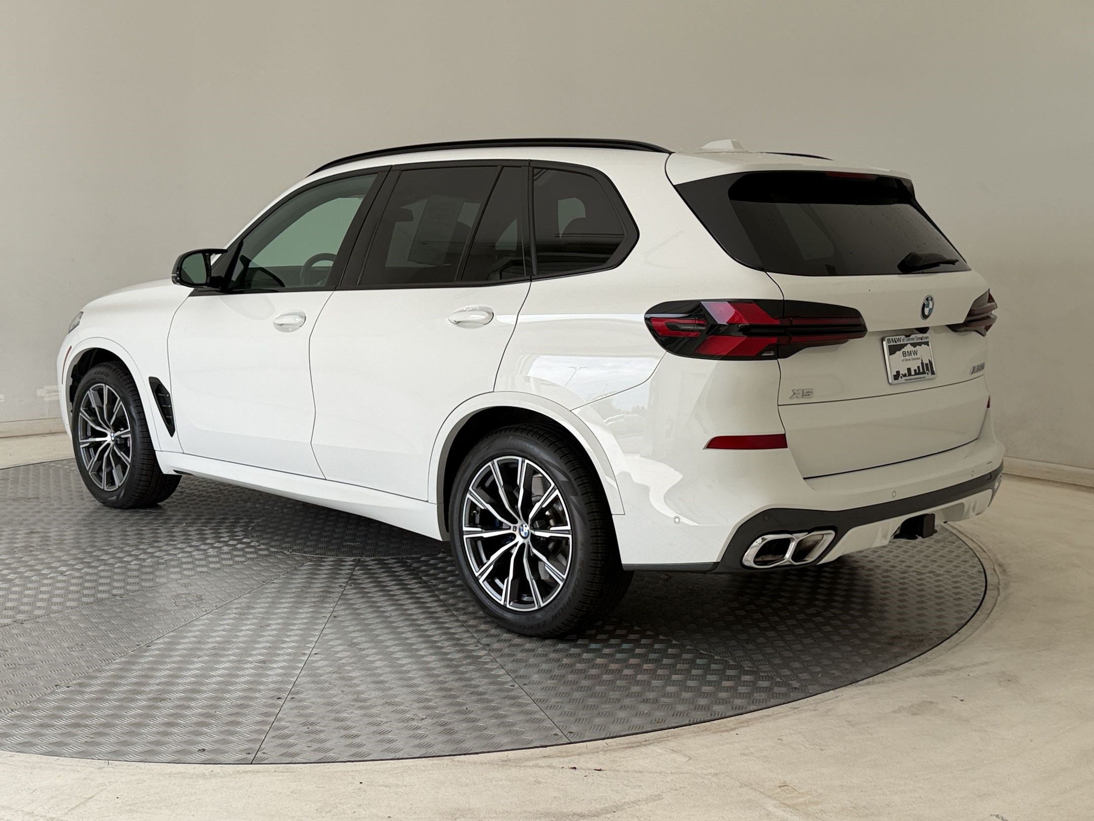 Certified 2025 BMW X5 M60i w/ Climate Comfort Package AWD/4WD image 3