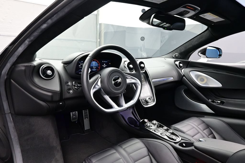 Used 2025 McLaren GTS RWD image 4