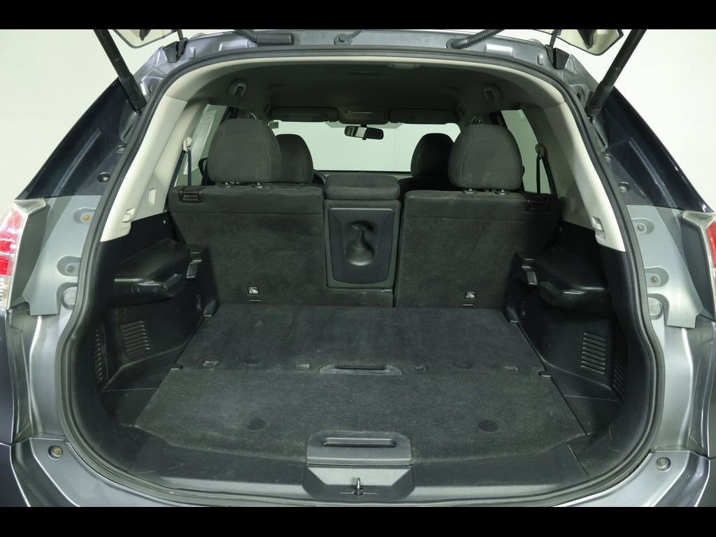 Used 2015 Nissan Rogue SV w/ SV Premium Package image 10