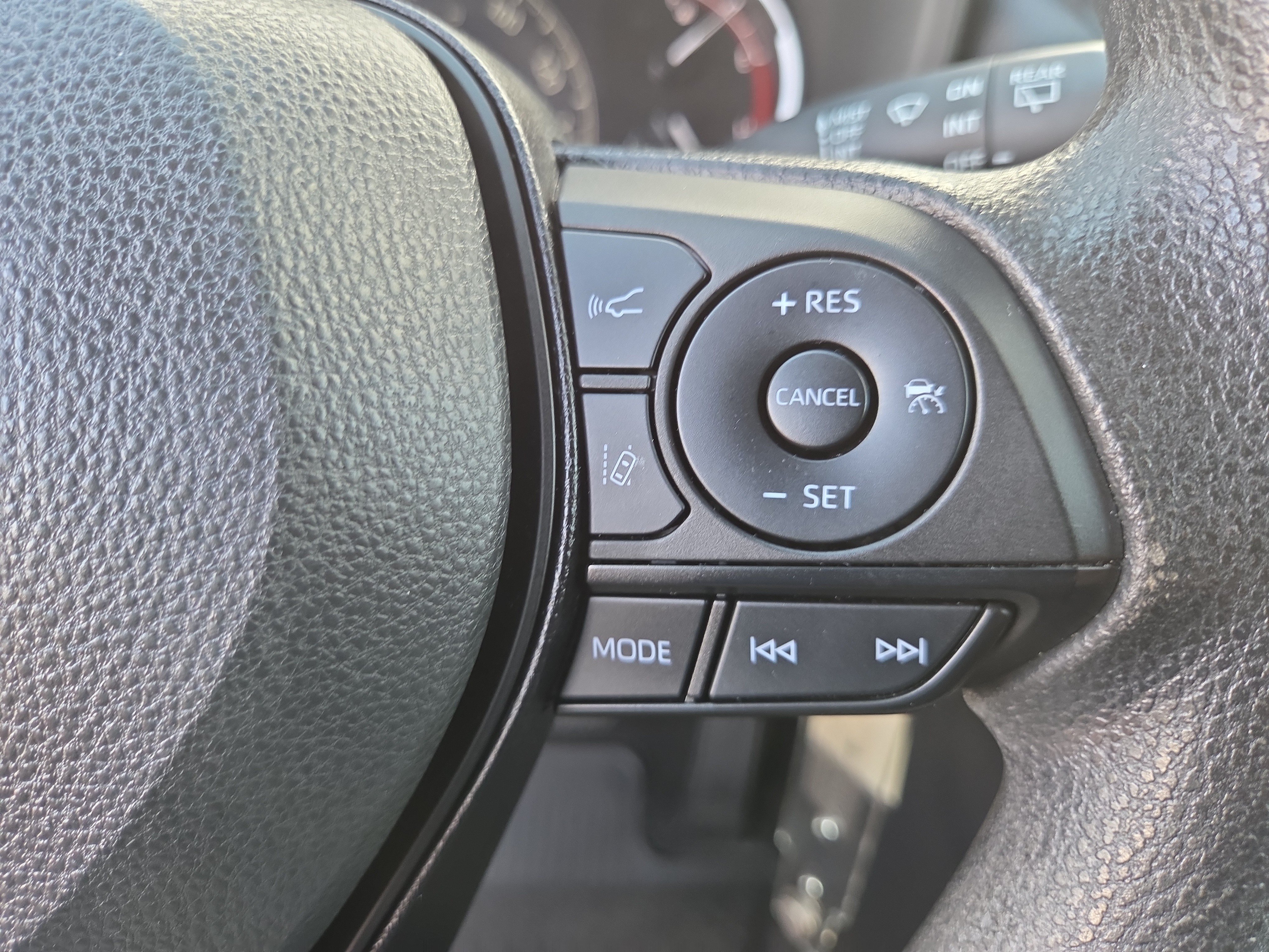 Certified 2023 Toyota RAV4 LE AWD/4WD image 29