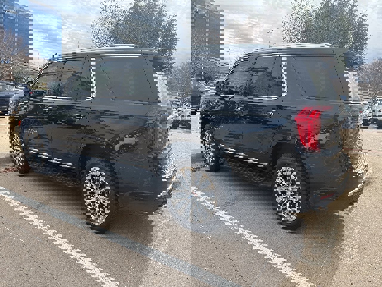 Used 2024 GMC Yukon Denali image 4