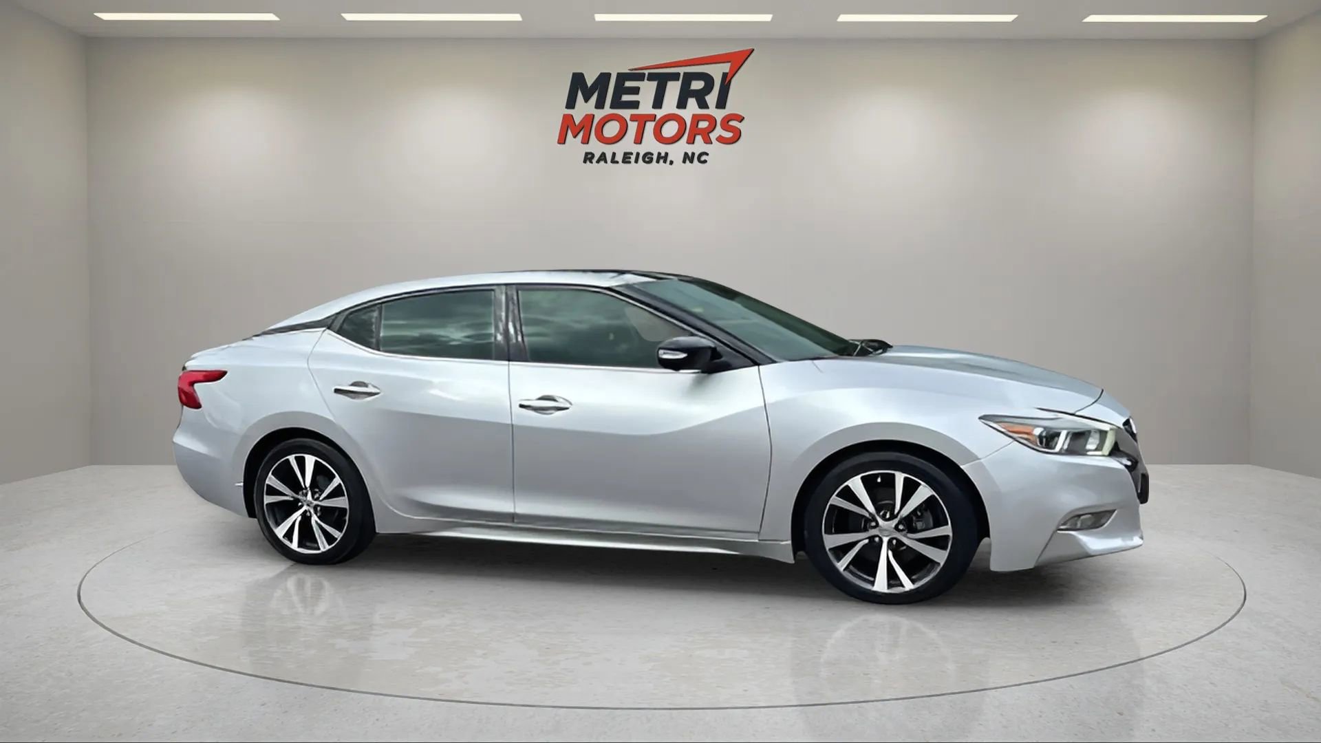 Used 2017 Nissan Maxima Platinum image 8