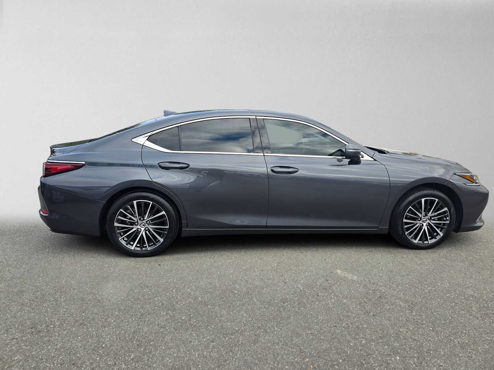 Certified 2023 Lexus ES 350 w/ Premium Package FWD image 2