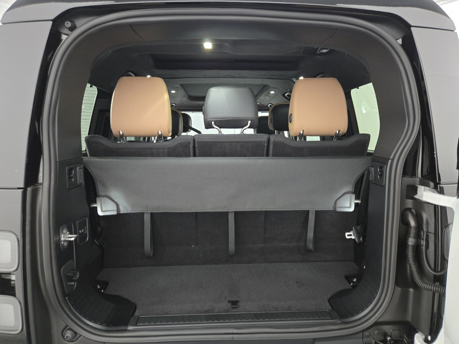 New 2026 Land Rover Defender 130 V8 image 15