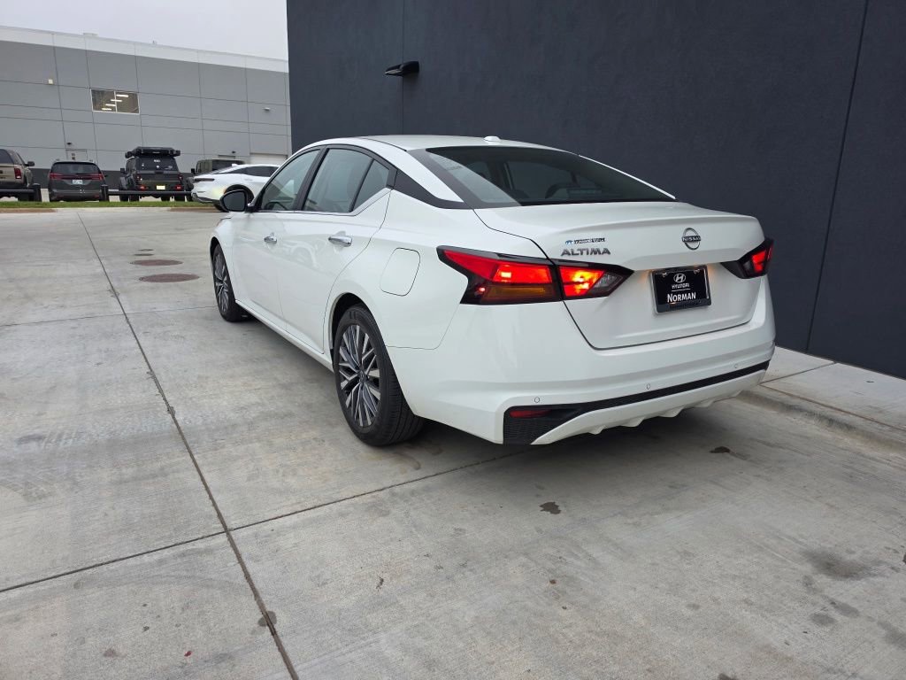 Used 2025 Nissan Altima 2.5 SV image 5