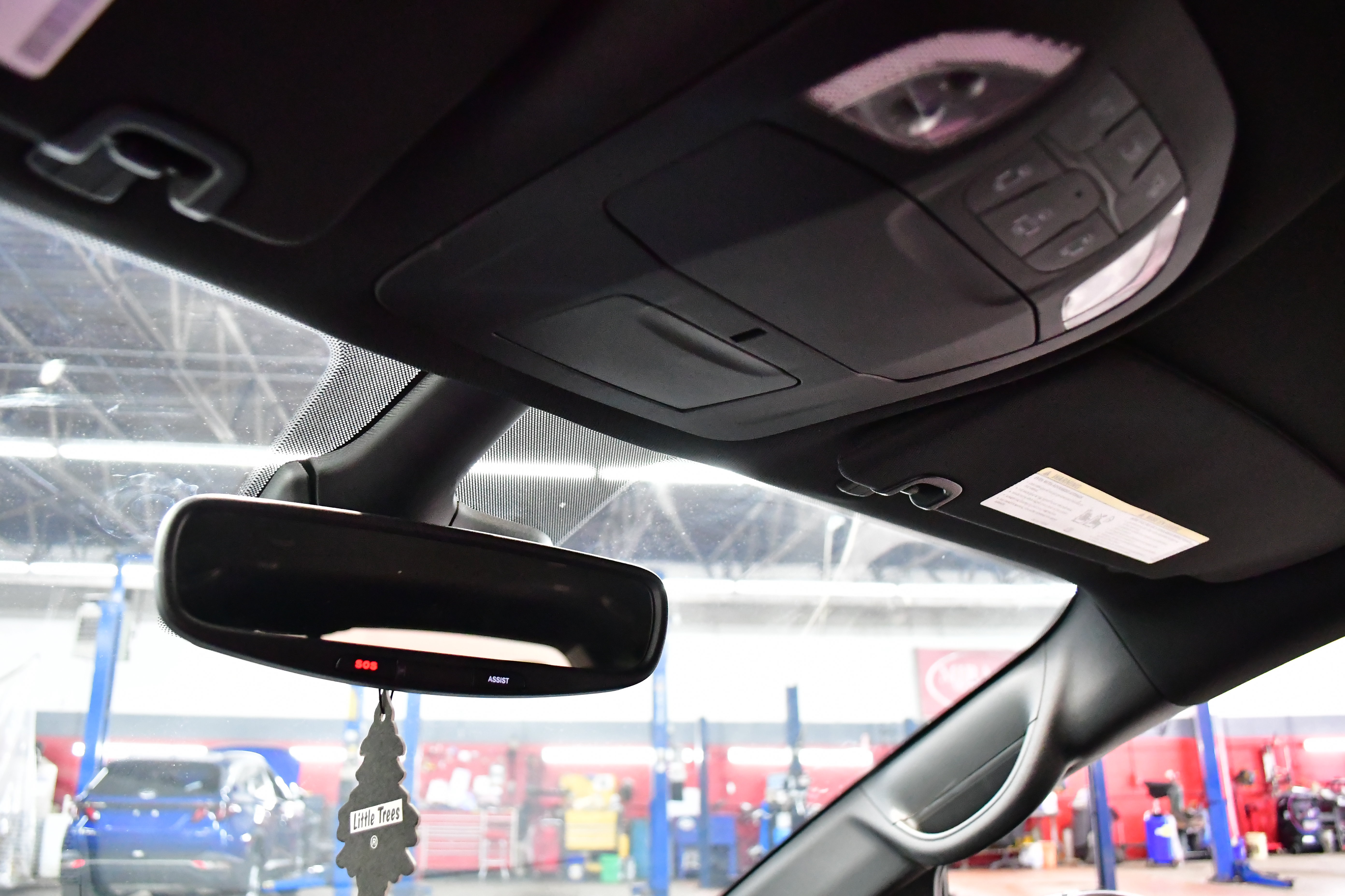 Used 2025 Chrysler Pacifica Select FWD image 30