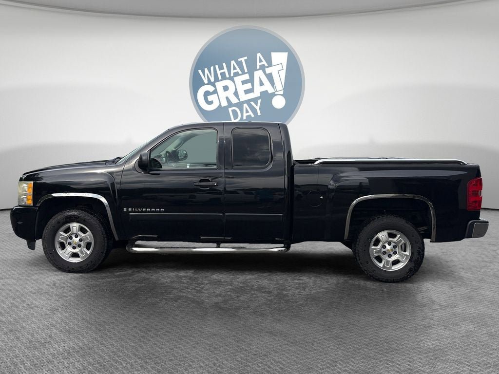 Used 2008 Chevrolet Silverado 1500 LT w/ Power Pack Plus RWD image 7