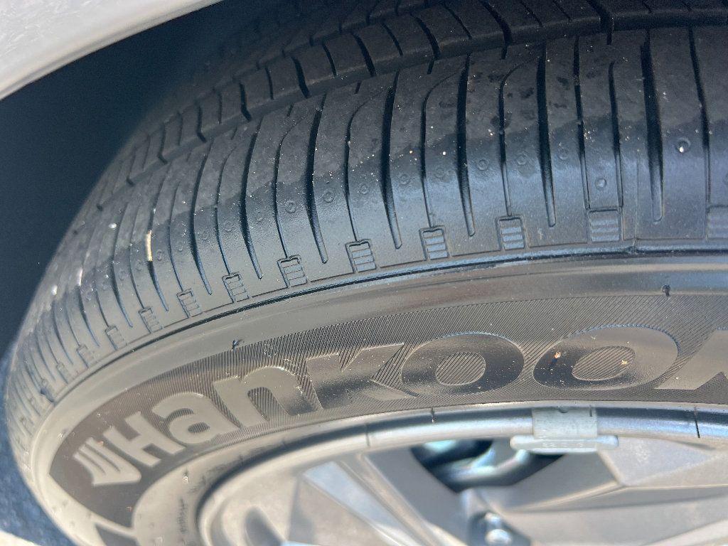 Used 2026 Hyundai Elantra SE image 12