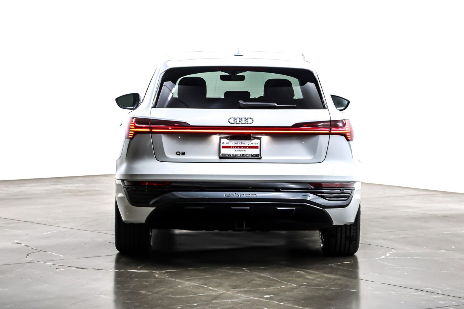 Used 2024 Audi Q8 e-tron Premium Plus w/ Premium Plus Package image 5