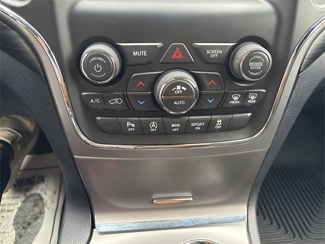 Used 2020 Jeep Grand Cherokee Laredo image 15