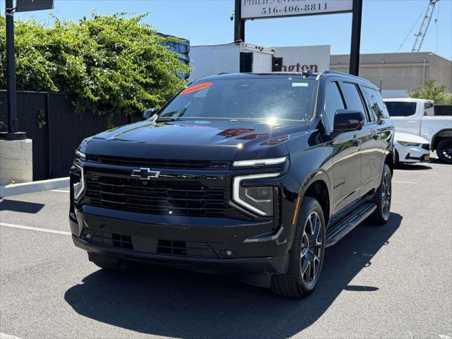 Used 2026 Chevrolet Suburban RST w/ RST Capability Package AWD/4WD image 3