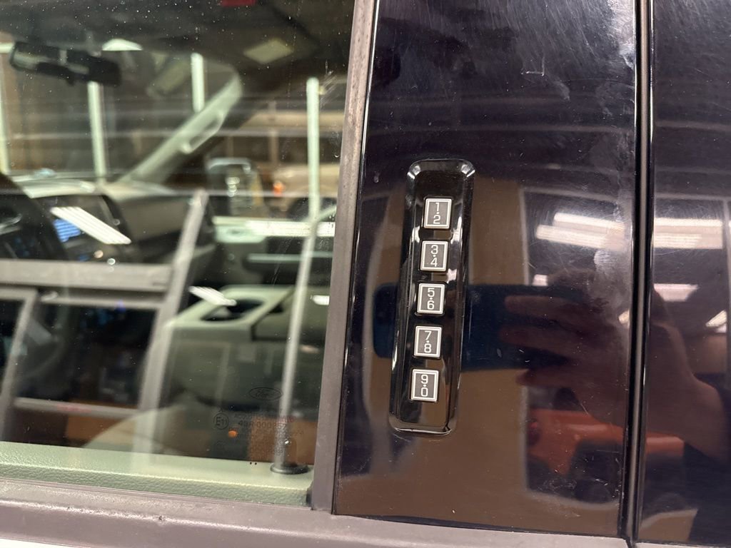 Used 2018 Ford F150 XLT image 12