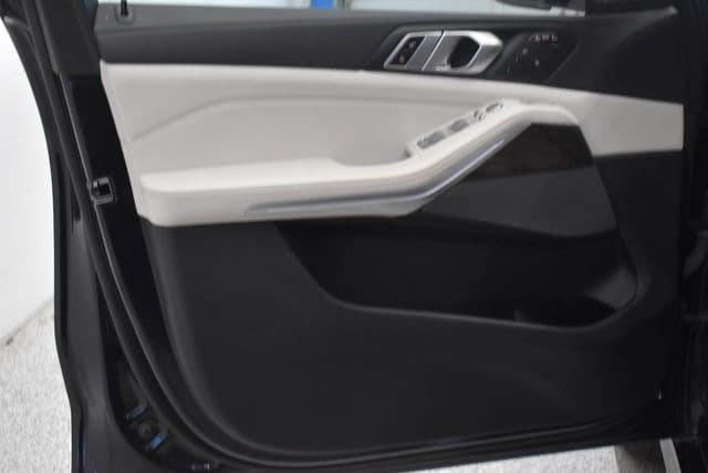 Used 2024 BMW X7 xDrive40i w/ M Sport Package AWD/4WD image 20