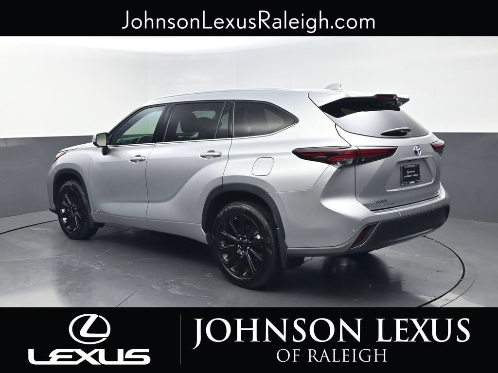Used 2024 Toyota Highlander Limited AWD/4WD image 7