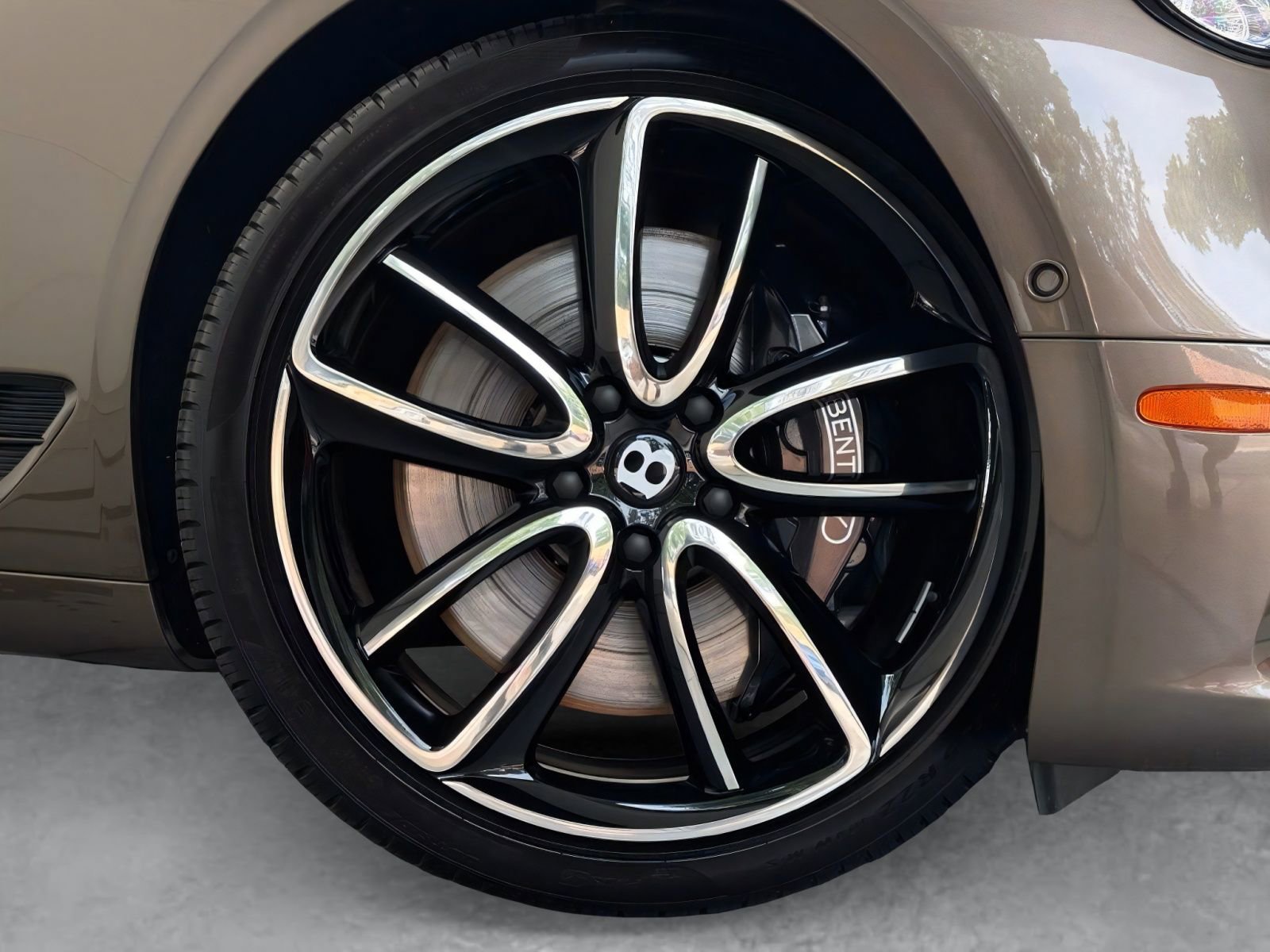 Used 2024 Bentley Continental GT AWD/4WD image 51