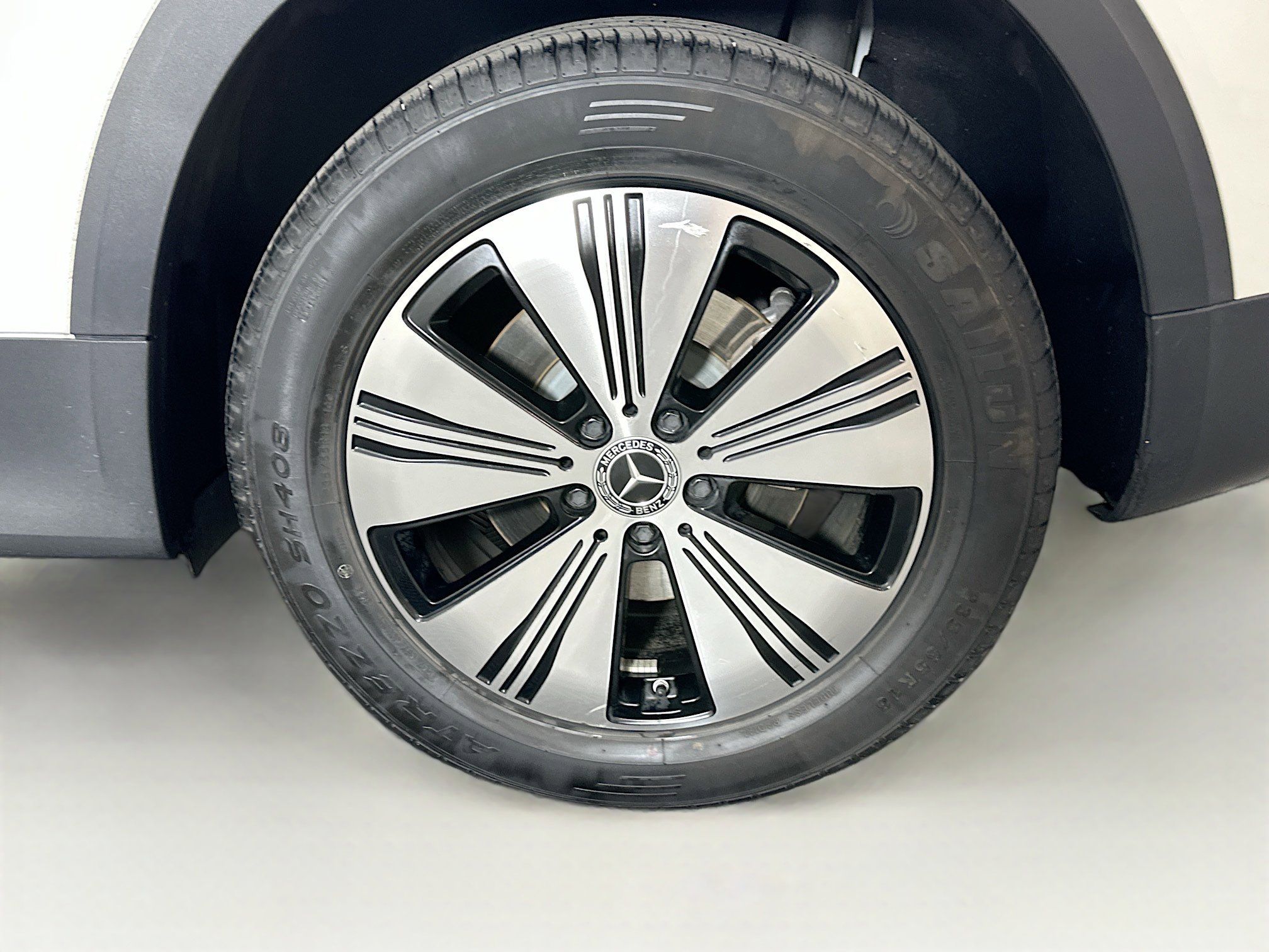 Used 2024 Mercedes-Benz EQB 250+ image 11