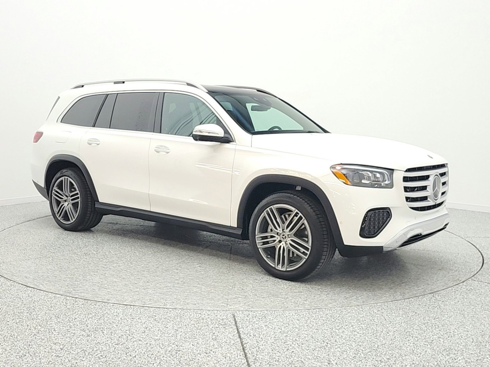 Used 2026 Mercedes-Benz GLS 450 4MATIC image 4