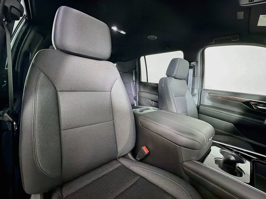 New 2026 Chevrolet Suburban LS w/ Max Trailering Package AWD/4WD image 24