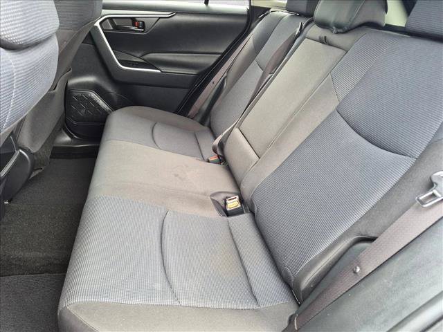 Used 2019 Toyota RAV4 LE FWD image 17