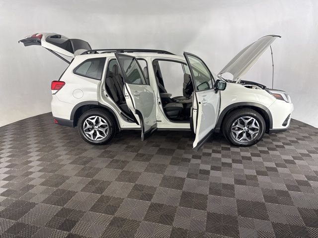 Used 2024 Subaru Forester Premium AWD/4WD image 13