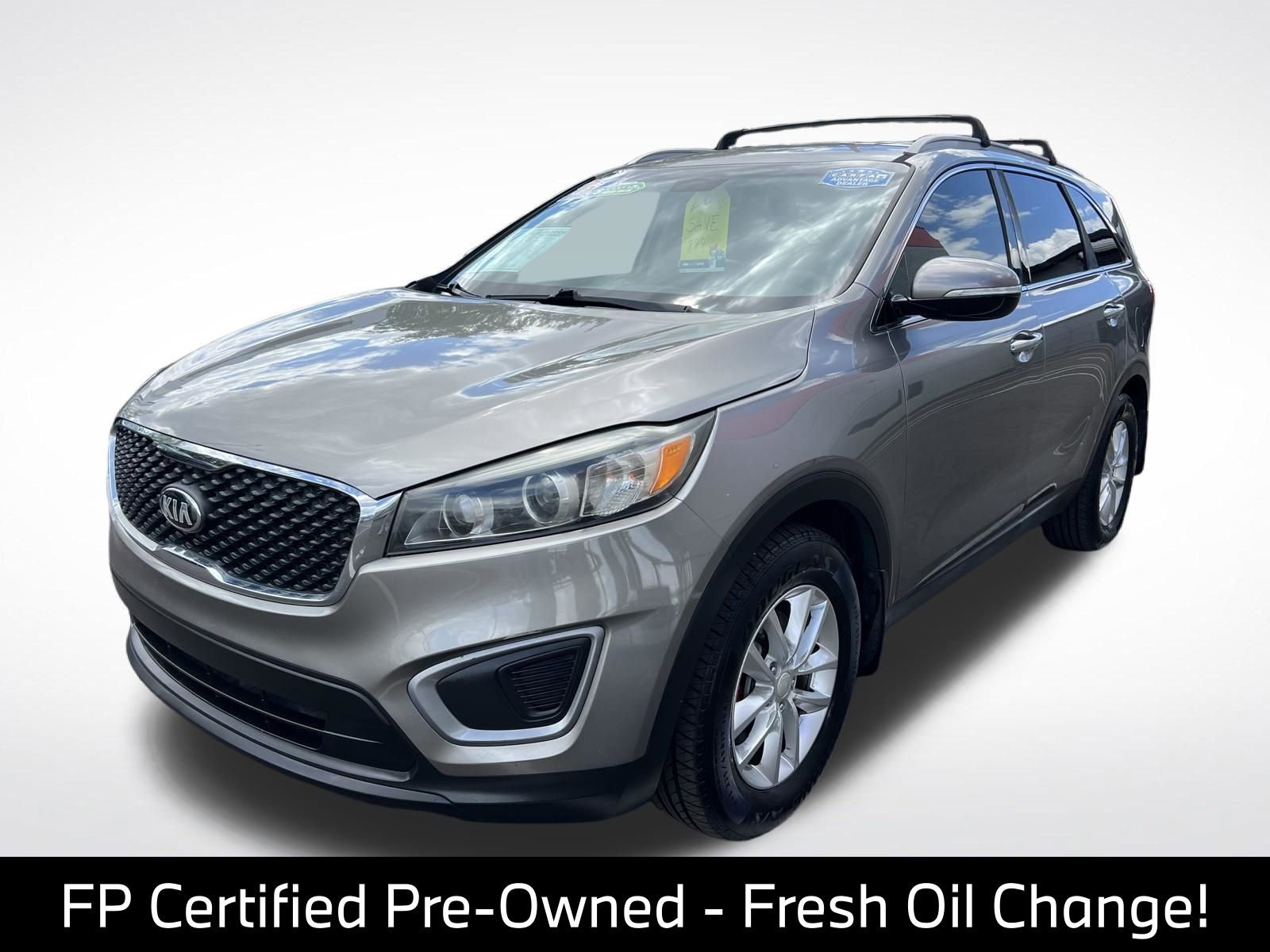 Used 2016 Kia Sorento LX image 4