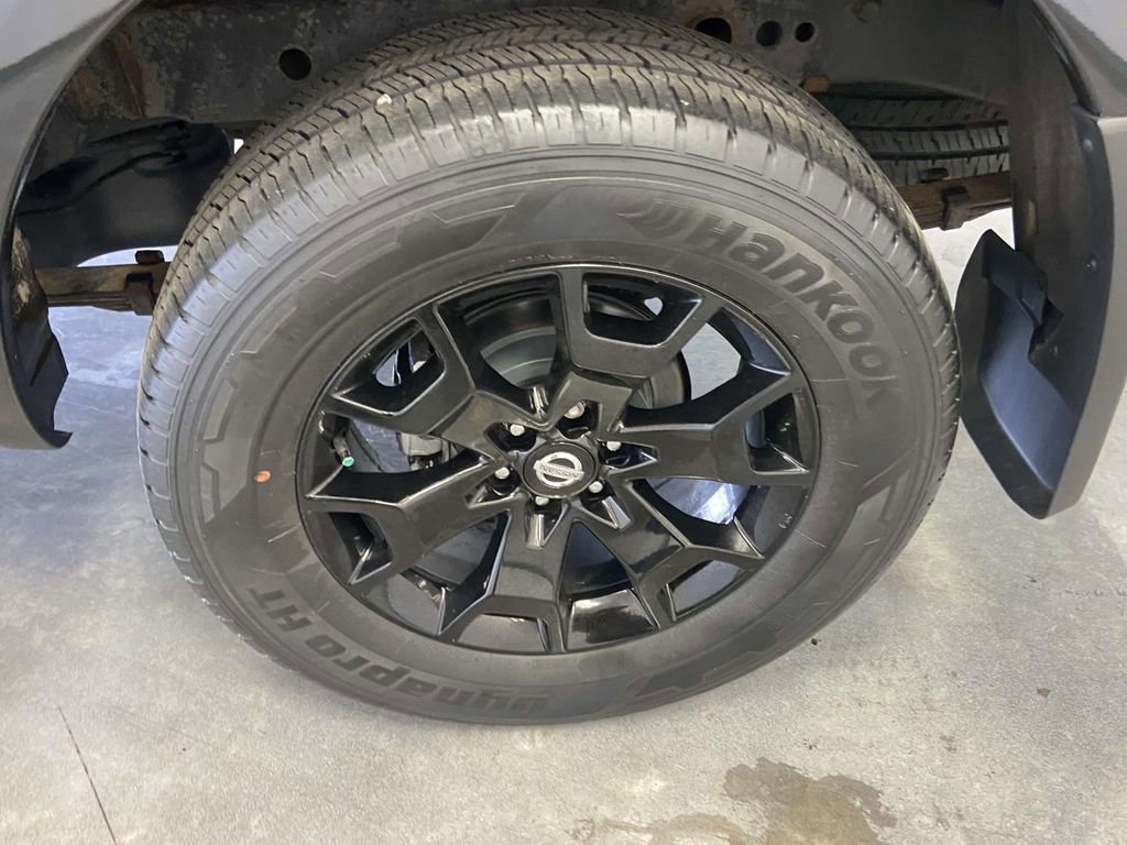 Used 2021 Nissan Frontier SV w/ Midnight Edition Floor Mats image 10