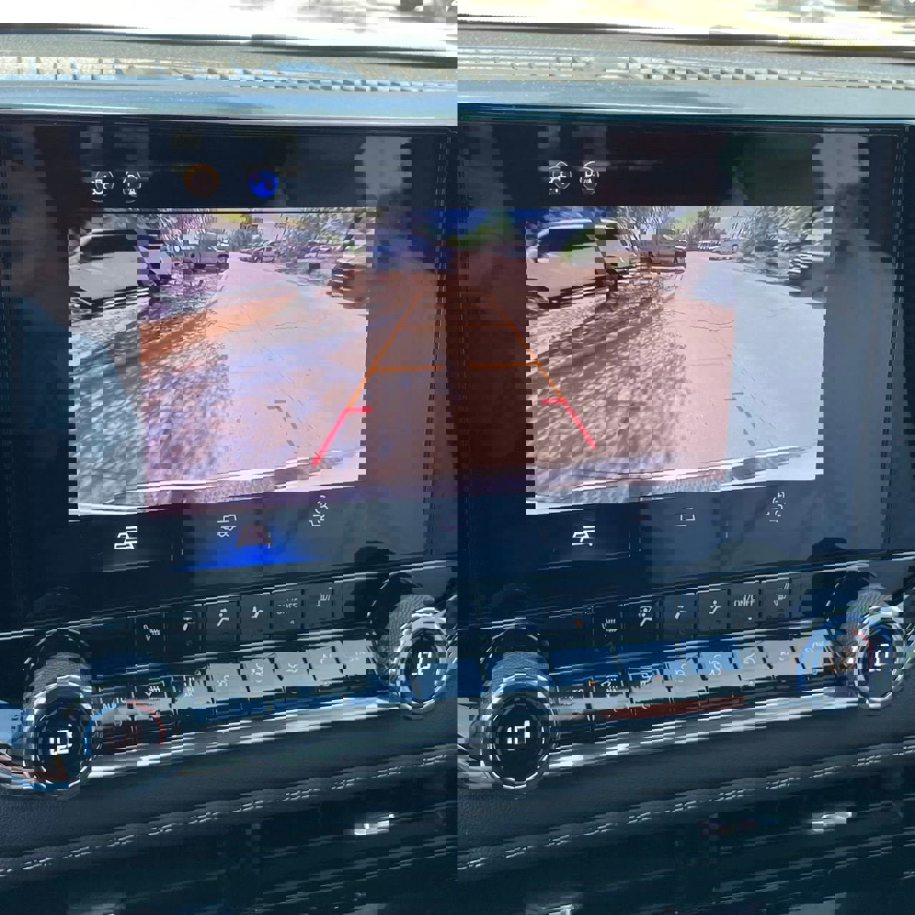 Used 2023 Chevrolet Colorado LT w/ LT Convenience Package III image 19